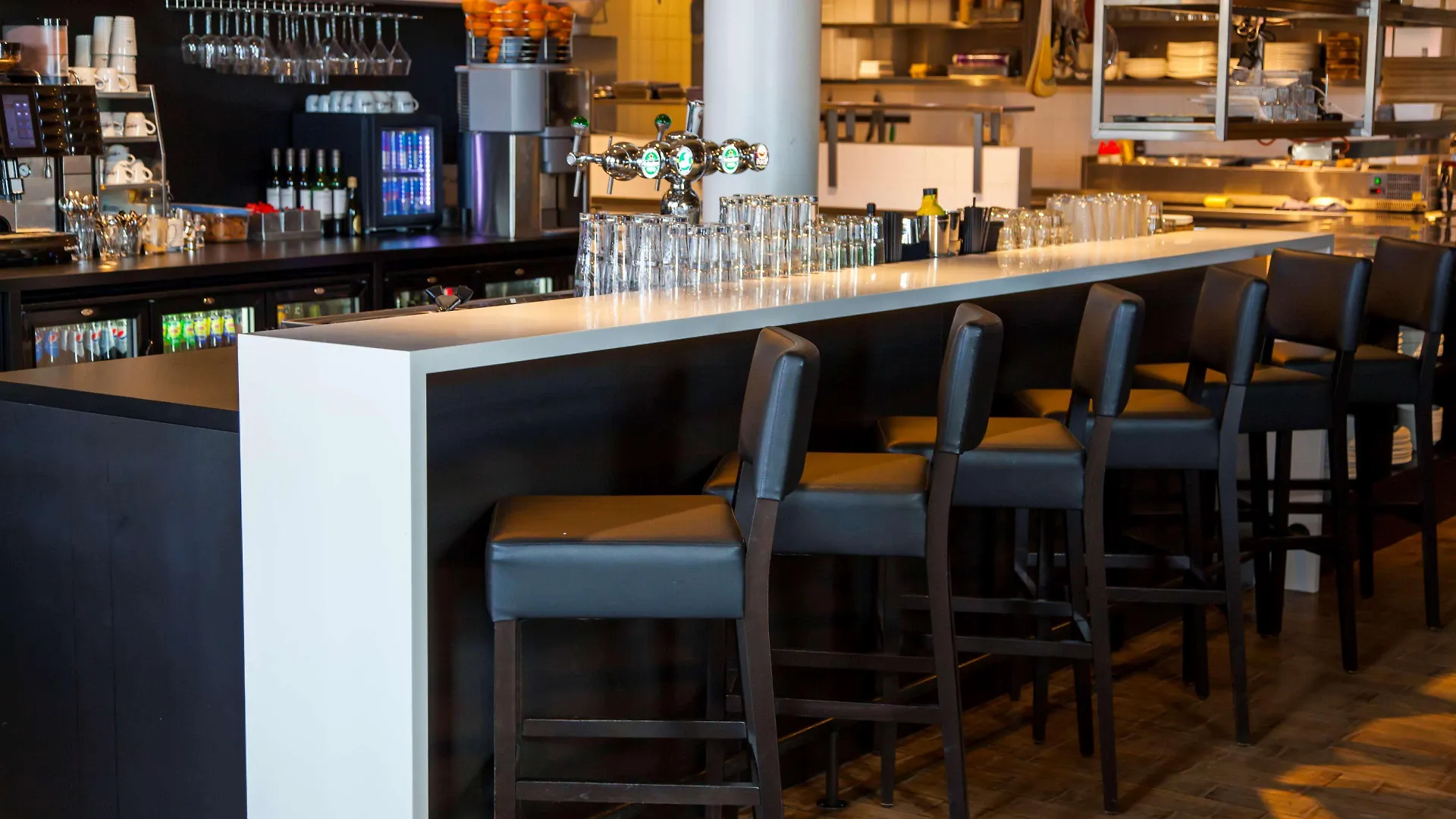 Hotel Doubletree By Hilton Amsterdam - Ndsm Wharf 4*,